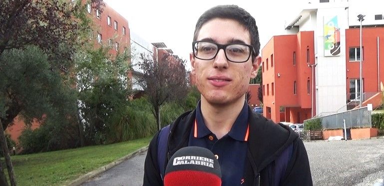 «I miei coetanei lasciano la Calabria? È una occasione persa»