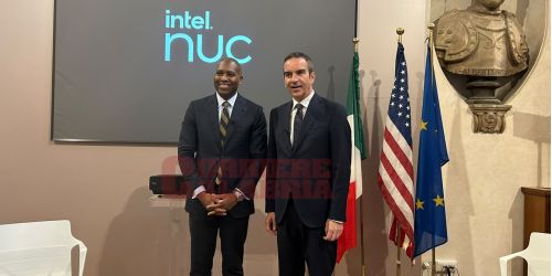 Mobilità e innovazione, Occhiuto presenta il “social taxi” per la sanità calabrese