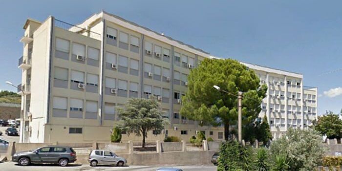 Ferragosto in corsia a Soverato tra sos tracine e colpi di calore. Un pediatra racconta la sua estate