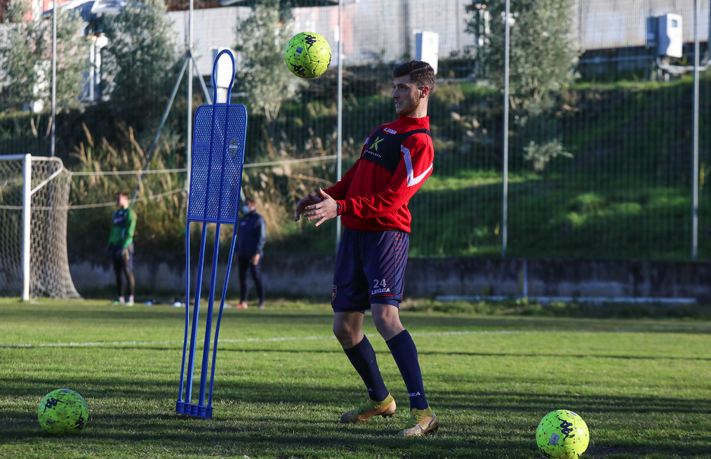 Il Covid si abbatte sul Cosenza Calcio: 21 i positivi