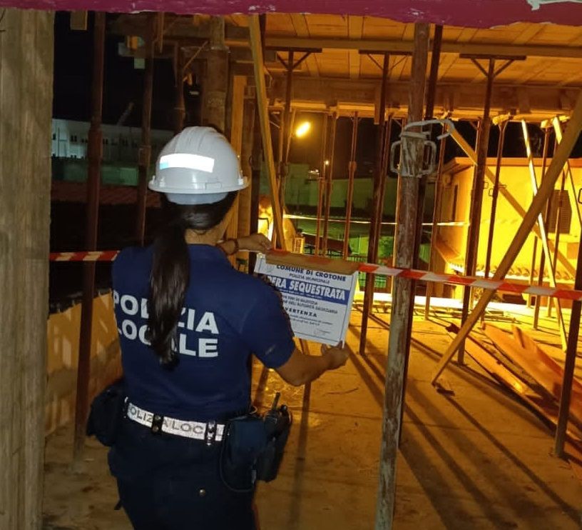 Crotone, sequestrato un manufatto abusivo