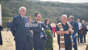 Il ministro Tommaso Foti in visita al Nautico di Pizzo: «Qui c’è tanta storia, ma anche tanto futuro» – FOTO