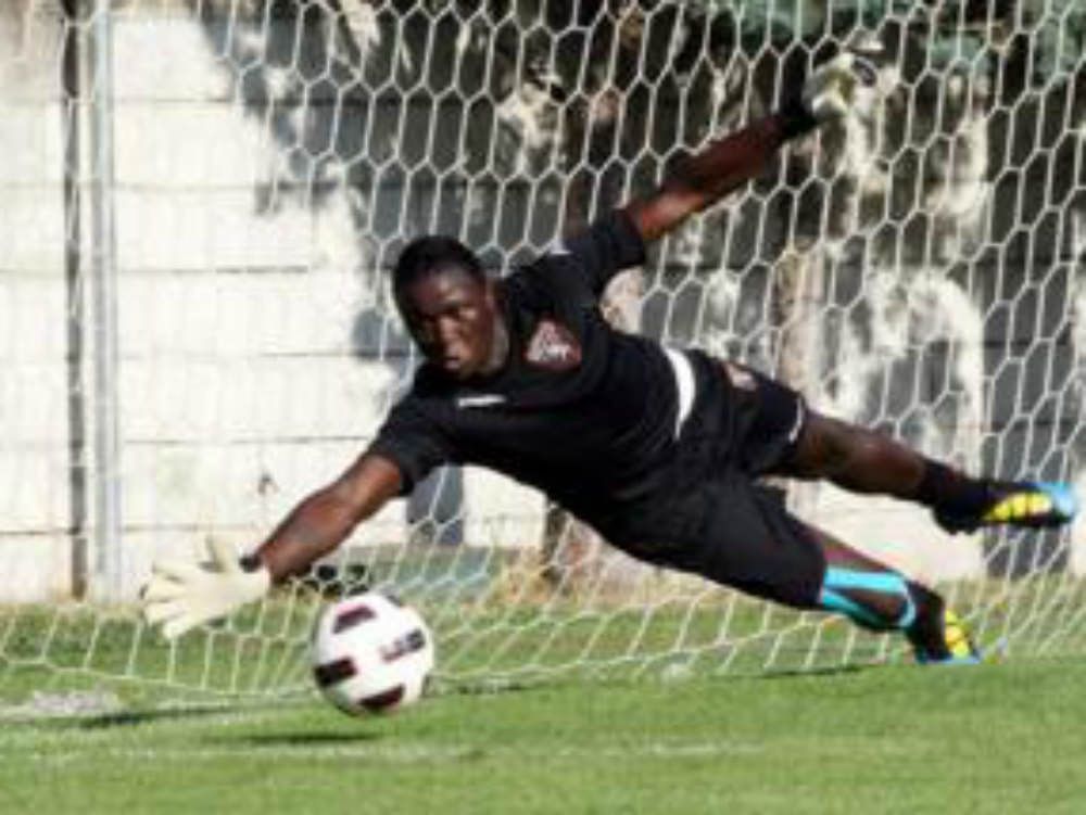 Gomis denuncia: «Vittima di cori razzisti»