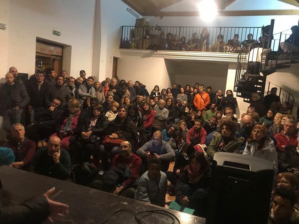 "Capodanno a Riace", in centinaia a invocare «Mimmo libero»