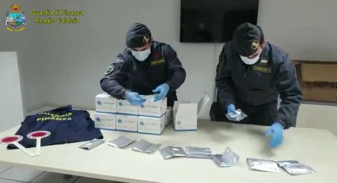 Coronavirus, sequestrati 900 falsi kit per la diagnosi del Covid-19
