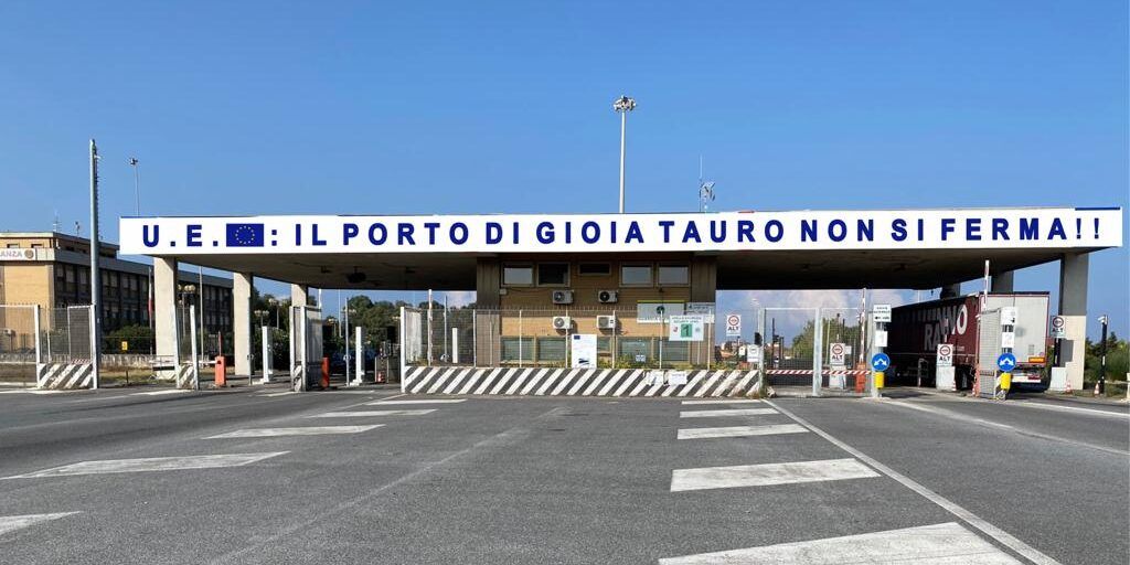 Gioia Tauro, il 16 ottobre il flash mob “Il porto non si ferma”. Ci sarà anche Occhiuto