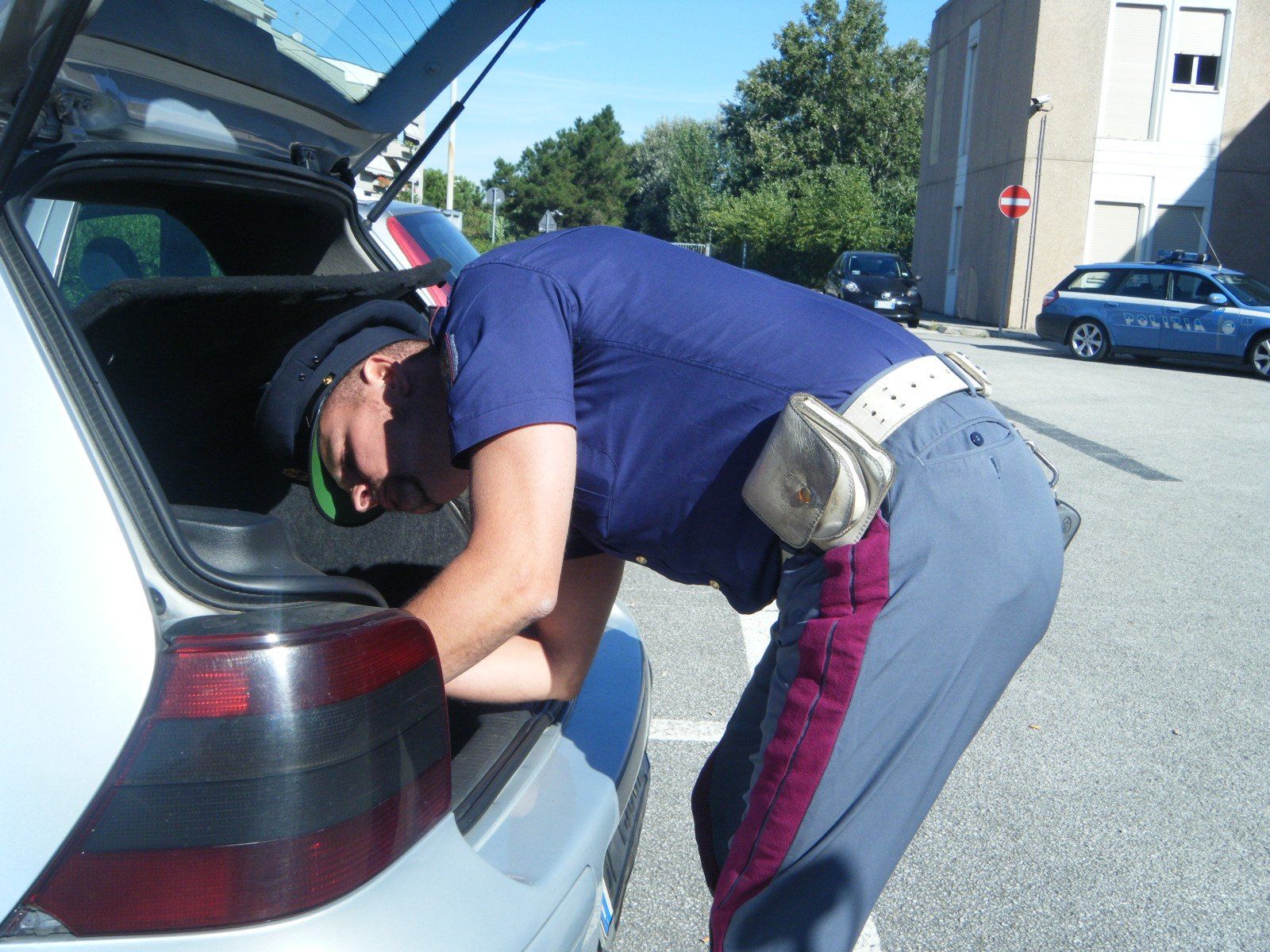 Droga in auto, arrestati due coniugi