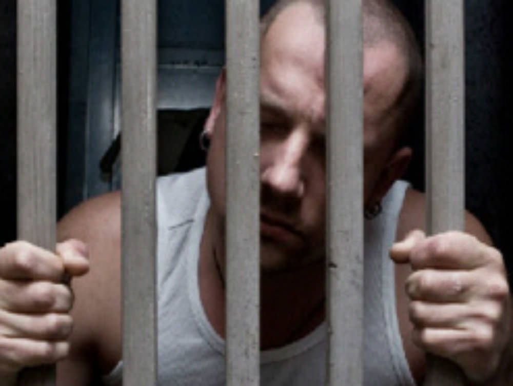 «Portatemi in carcere, non sopporto mia moglie»