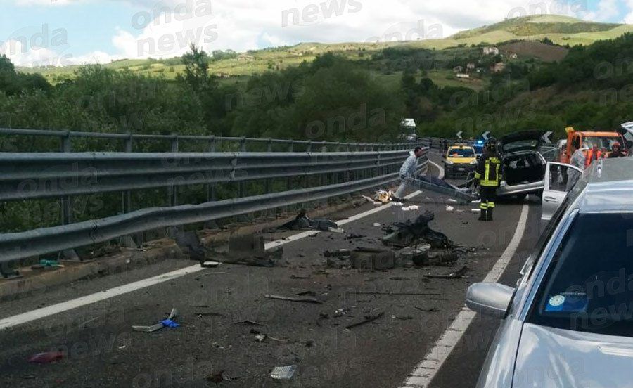 Incidente sulla "Potenza-Melfi", morti due cosentini