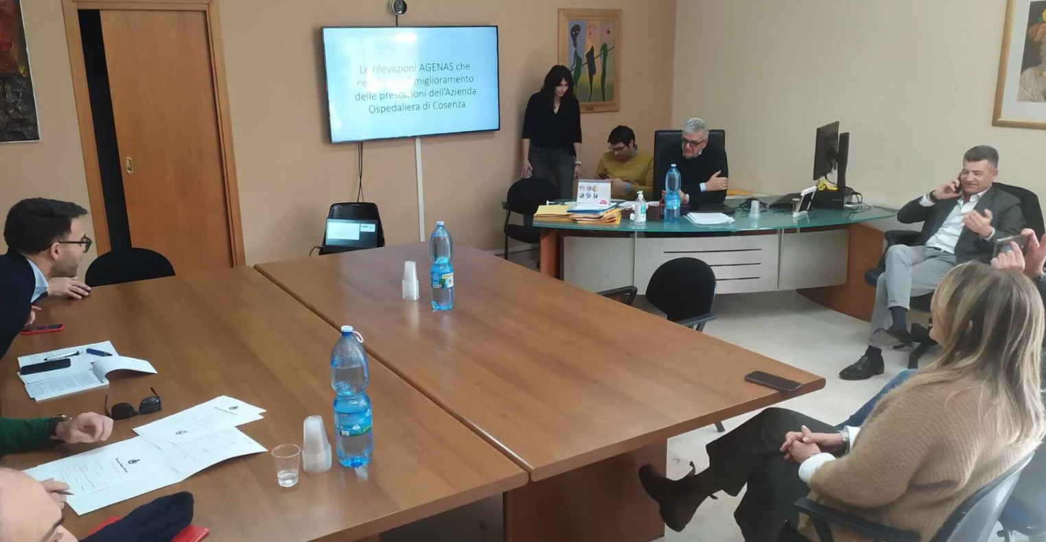 Carenza di posti letto a Cosenza, De Salazar possibilista sull’utilizzo di due piani del Mariano Santo