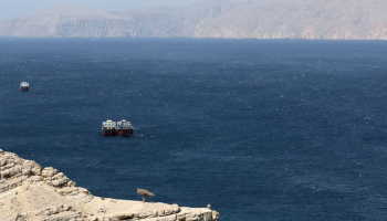 Iran, chiuso di nuovo lo Stretto di Hormuz