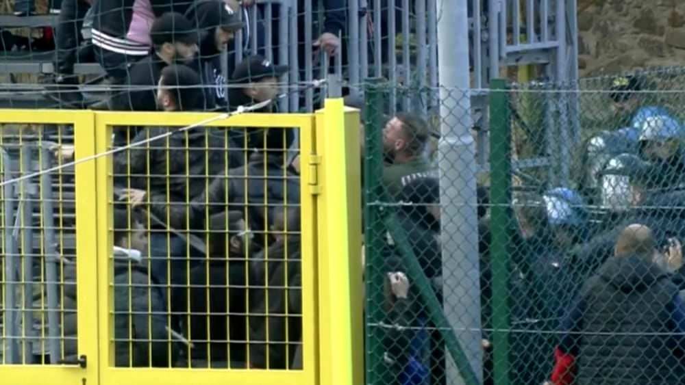 Scontri durante la partita Palmese-Palermo, disposti 14 Daspo