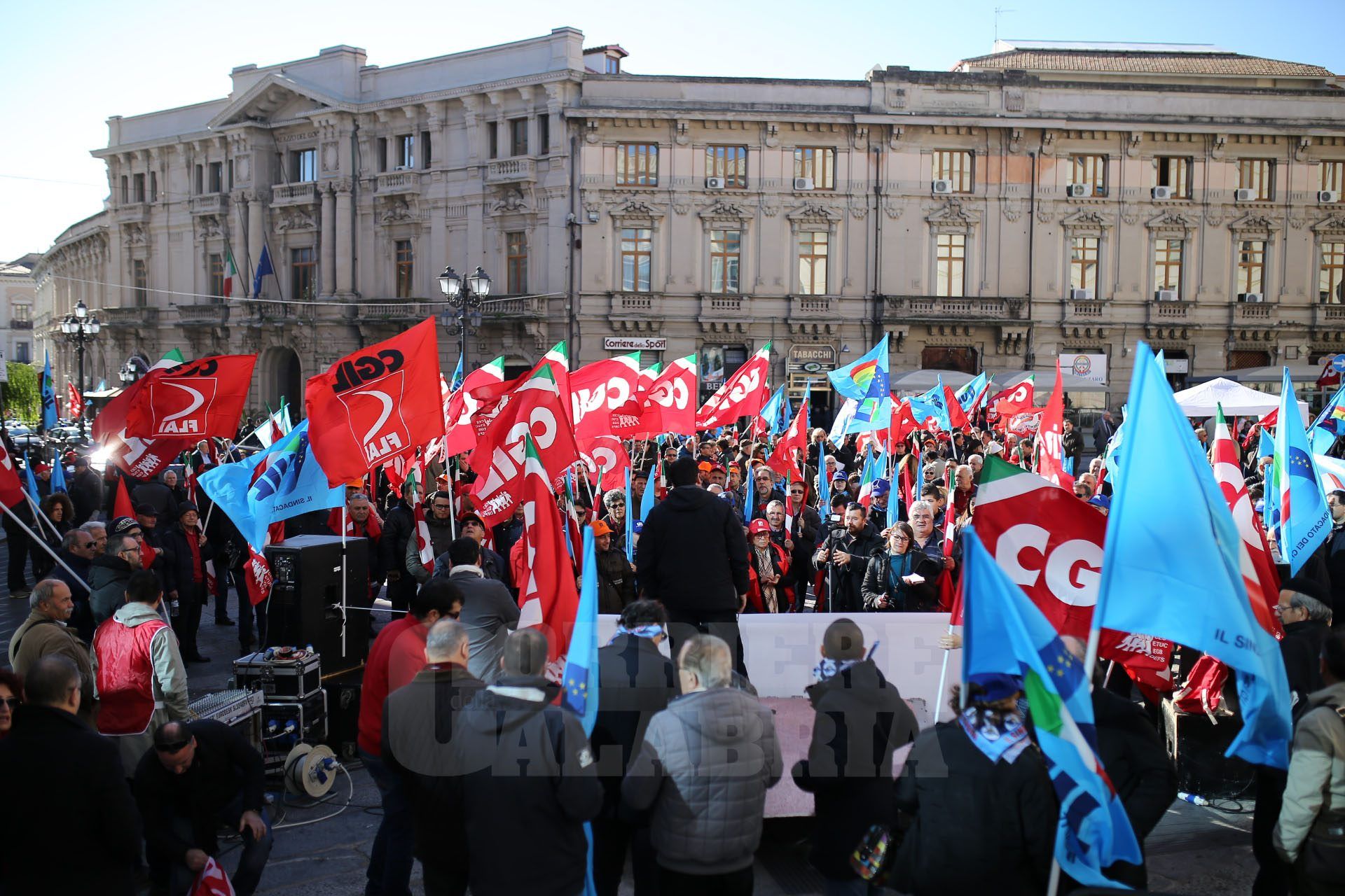 Cgil e Uil in piazza: in Calabria adesione al 70%