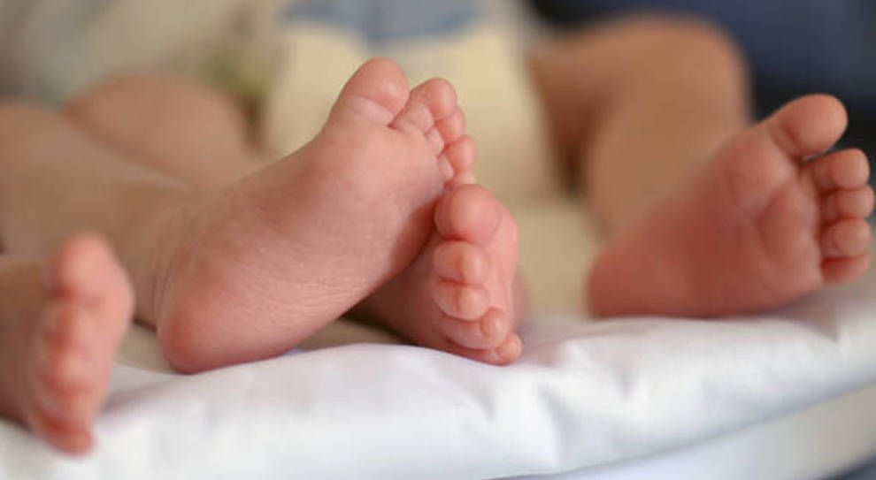 Tornano a casa le gemelline calabresi operate in utero. Il «miracolo» di Natale al Bambino Gesù di Roma