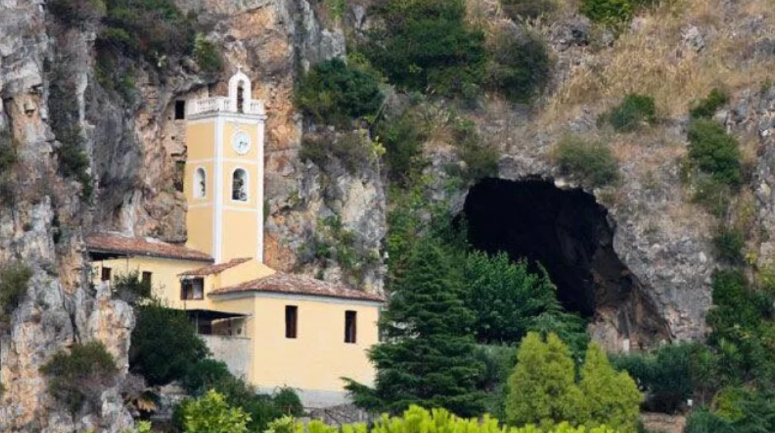 Rischio caduta massi, interdetto l’accesso al Santuario di Praia a Mare