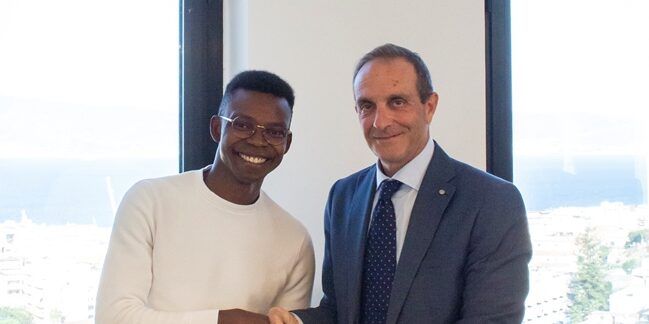 Studente nigeriano fuggito dalla guerra si laurea a Reggio Calabria. «Non mi sono mai arreso»