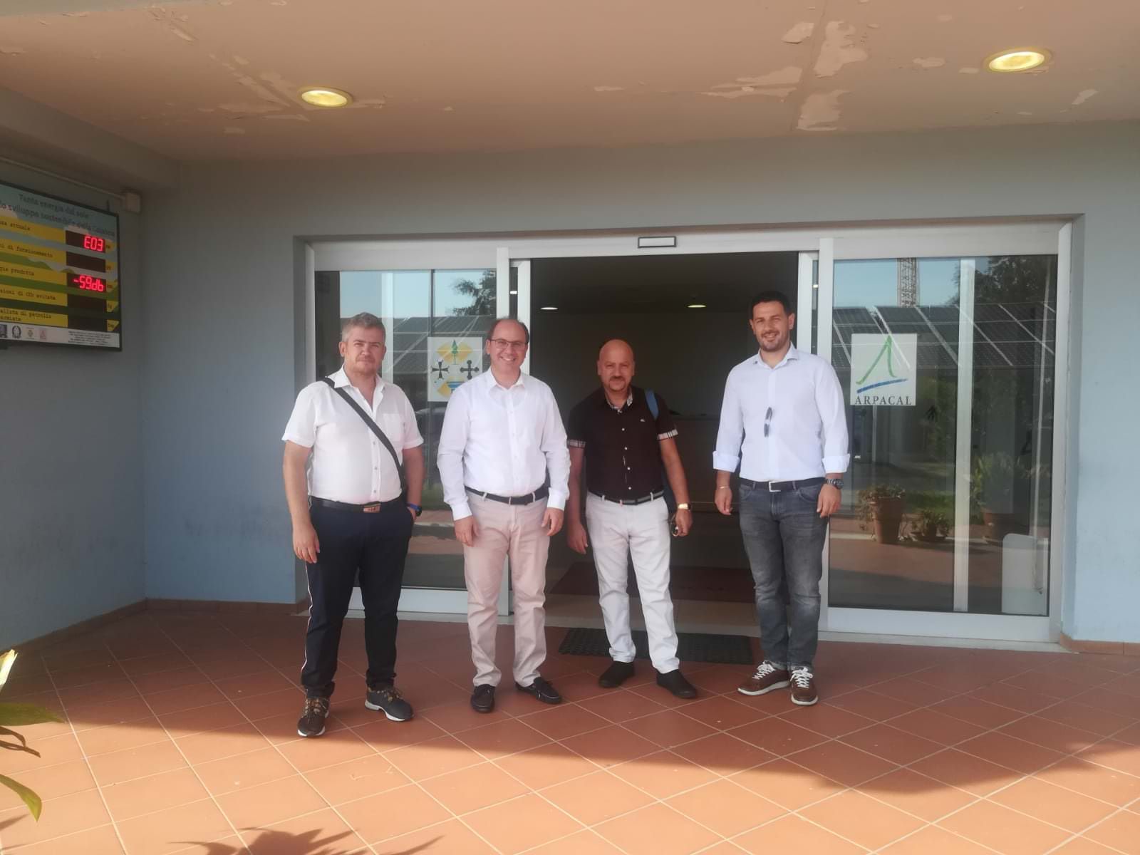 Una delegazione del ministero dell'Ambiente albanese in visita all'Arpacal