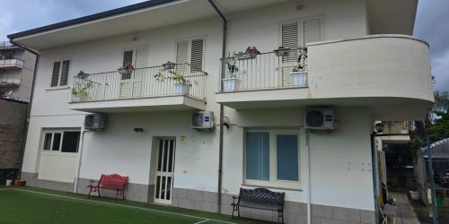 Tra arte, serra e teatro: così il centro Armonia un faro per la salute mentale a Reggio Calabria