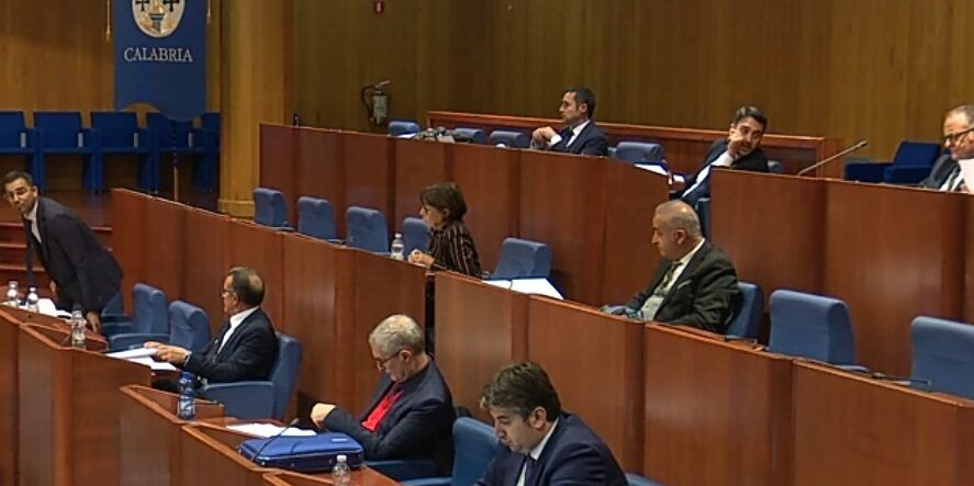 Dalle opposizioni all’opposizione: adesso il centrosinistra scopre la parola magica “unità”