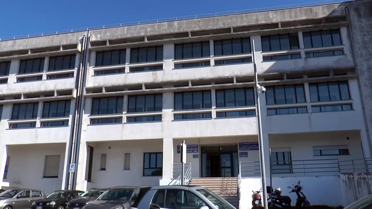 Coronavirus, Marcello Anastasi: «Urgente attingere graduatorie»