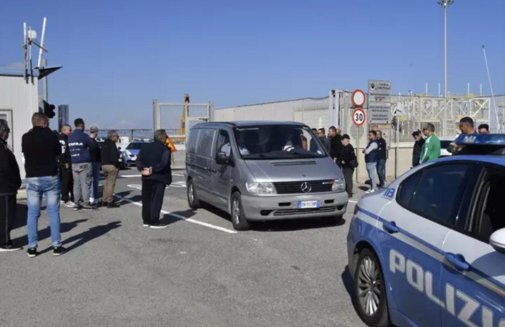 Operaio morto al porto di Crotone: si indaga per omicidio colposo