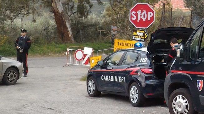 Petilia, carabinieri a caccia di tracce nell'azienda dei Manfreda
