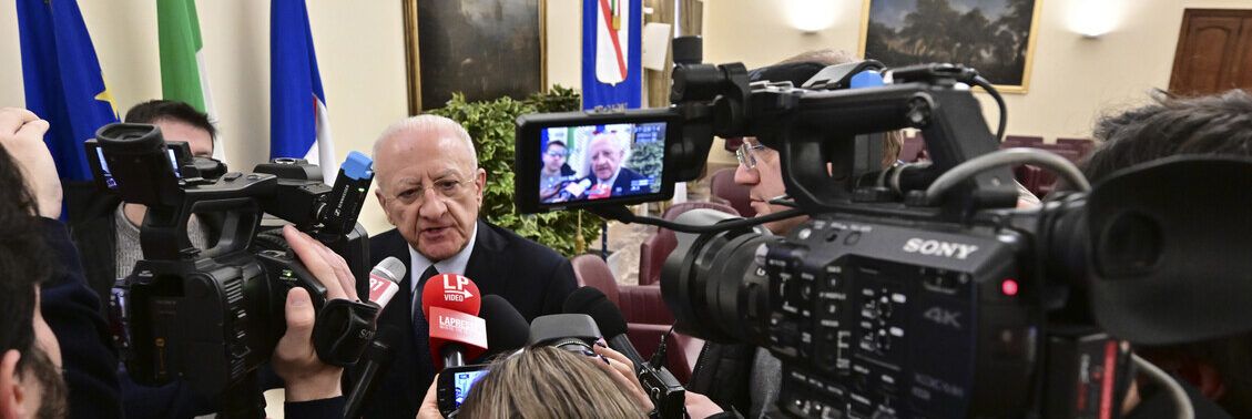 De Luca: «Fitto è un danno per il Sud, lo denunceremo»