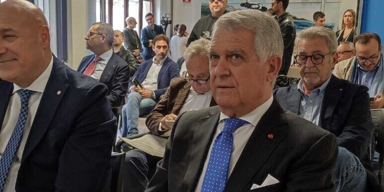 Bonifica di Crotone, Errigo chiede l’aiuto dei carabinieri per trovare discariche fuori dalla Calabria