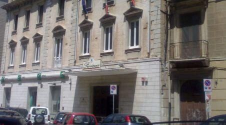 Protesta a Crotone, serrato l'ingresso della Provincia