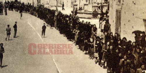 CORTEO FUNEBRE SUOR CROCIFISSA