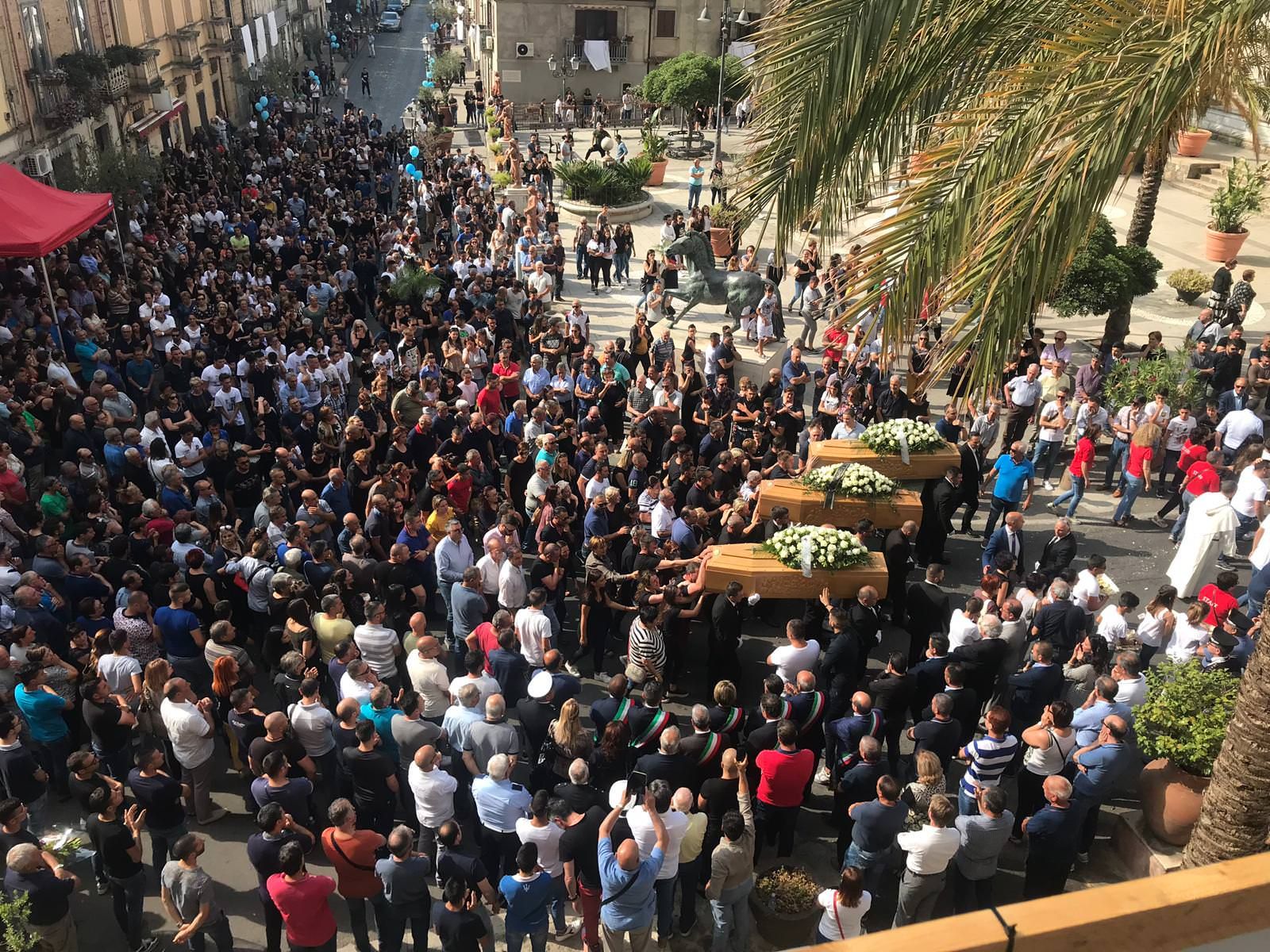 Soriano piange le sue giovani vittime