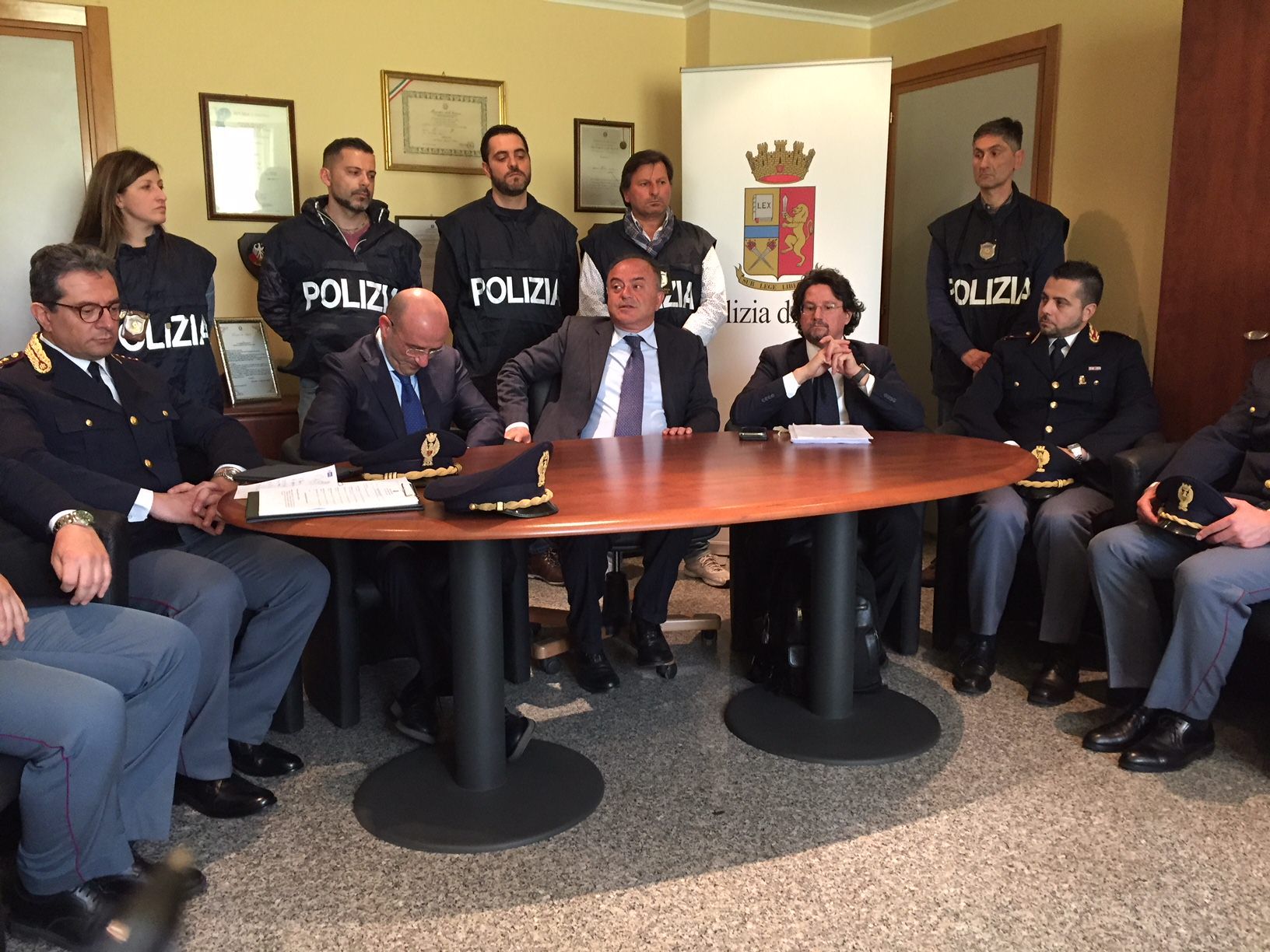 La ferocia delle donne nella faida delle Preserre: «Gli devono tagliare i cannarozza»