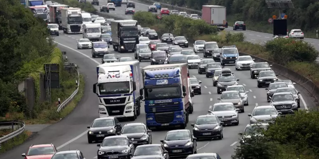 Retromarcia Ue: diesel e benzina restano oltre il 2035