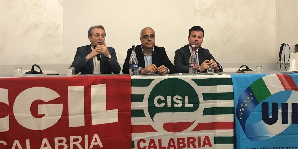 «Sanità paralizzata». I sindacati chiedono un incontro a Speranza