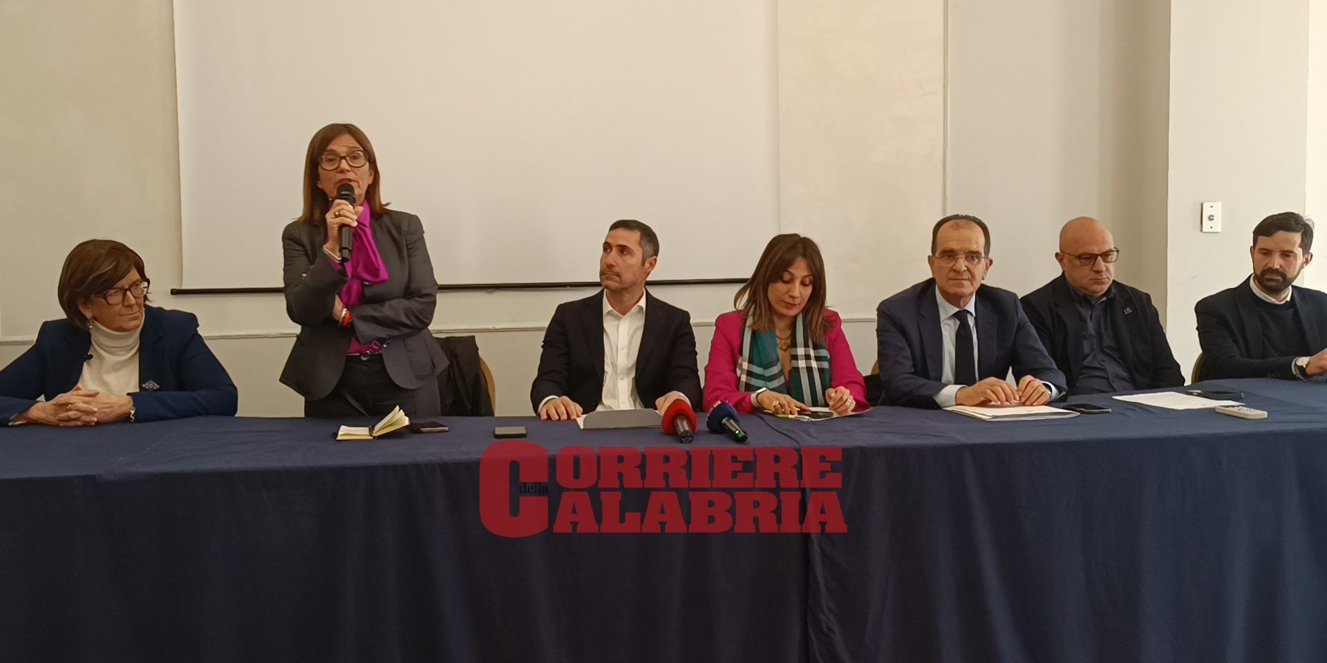 Il centrosinistra: «Dispiacere e tenerezza per l’ultimo video di Occhiuto. E’ il segno della sua debolezza»