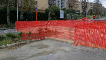 Cosenza, troppi pedoni investiti su viale Cosmai: installati finalmente i dossi in muratura