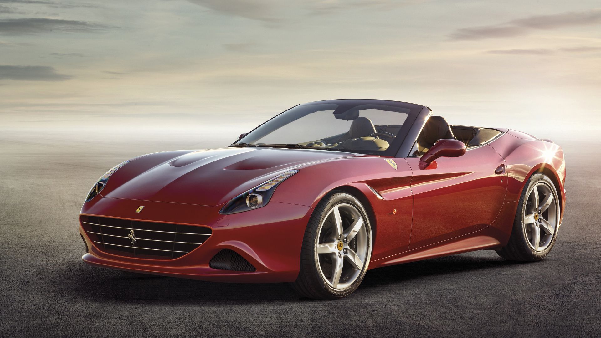 Supercar nell’area pedonale senza alcun documento, sequestrata una Ferrari a Reggio