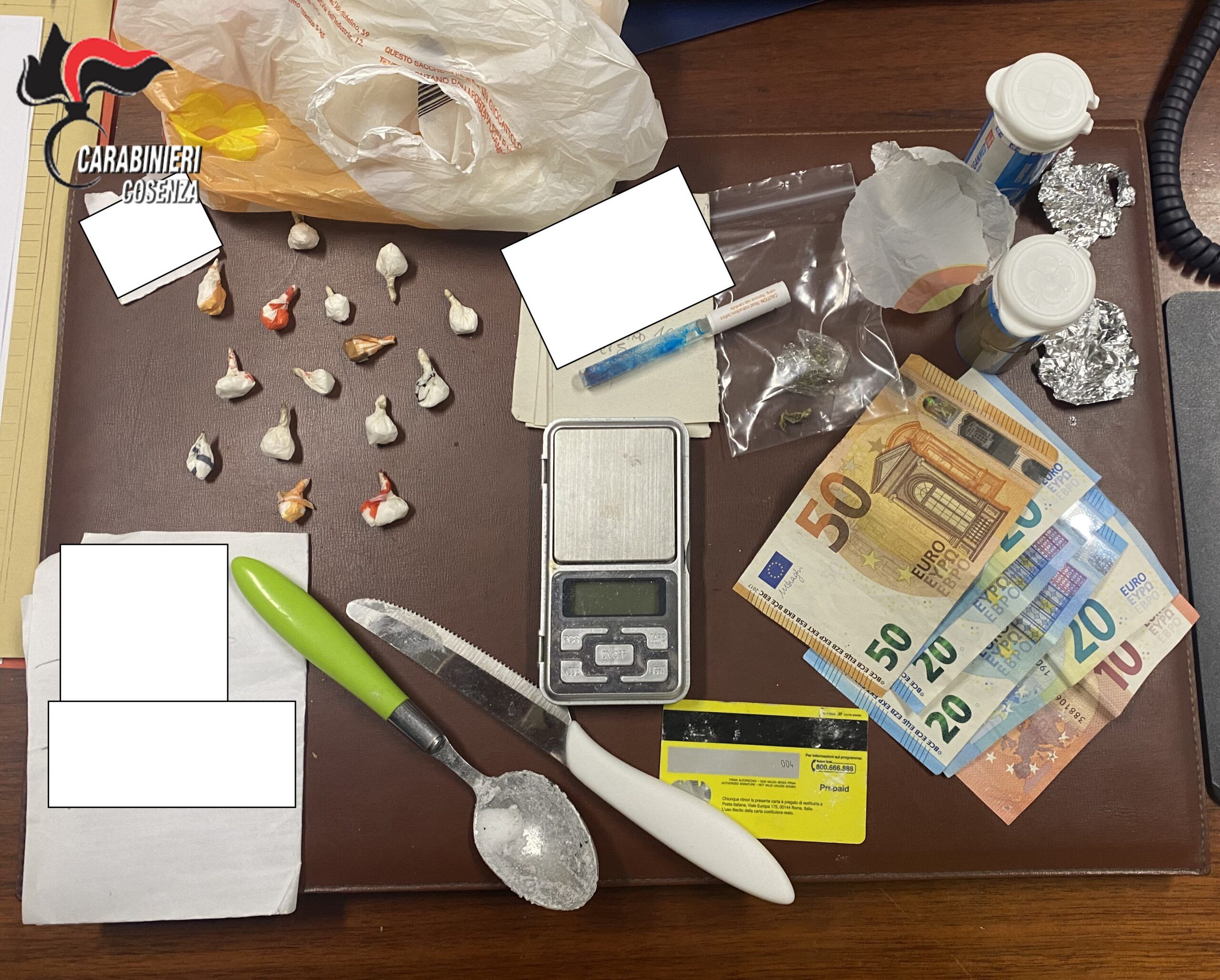 Cosenza, nascondeva cocaina e marijuana in casa. Arrestato 28enne