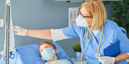 «Pediatrie in affanno per il boom di ricoveri. È l'effetto della "tripla epidemia»