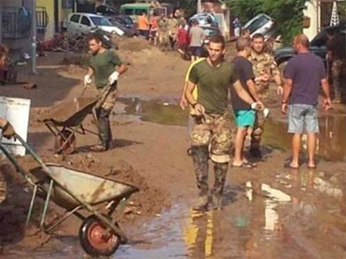Rossano, in un giorno rimossi 100 mila mc di fango