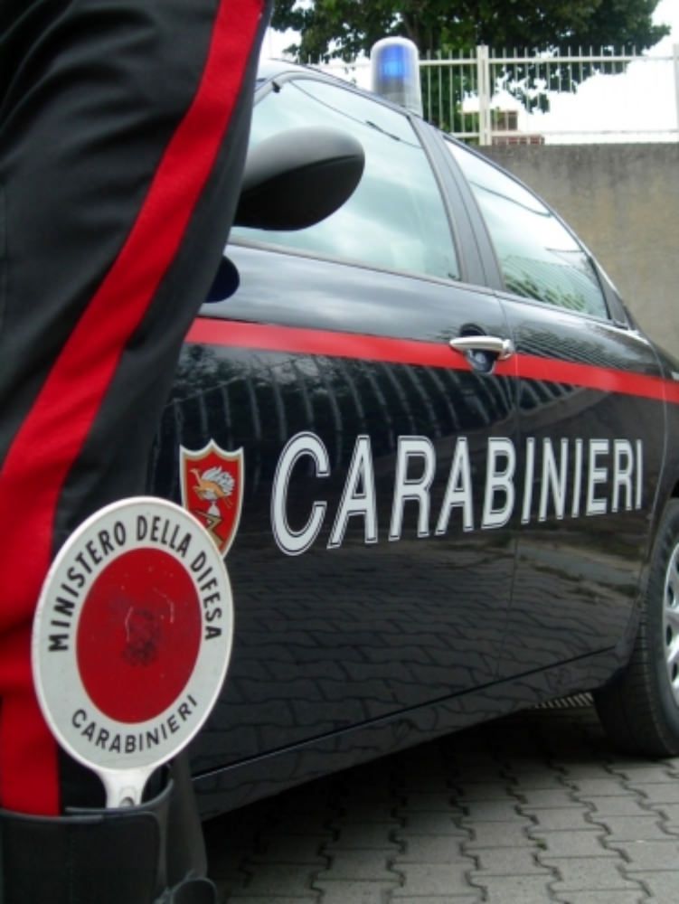 Investe il figlio, ma simula incidente