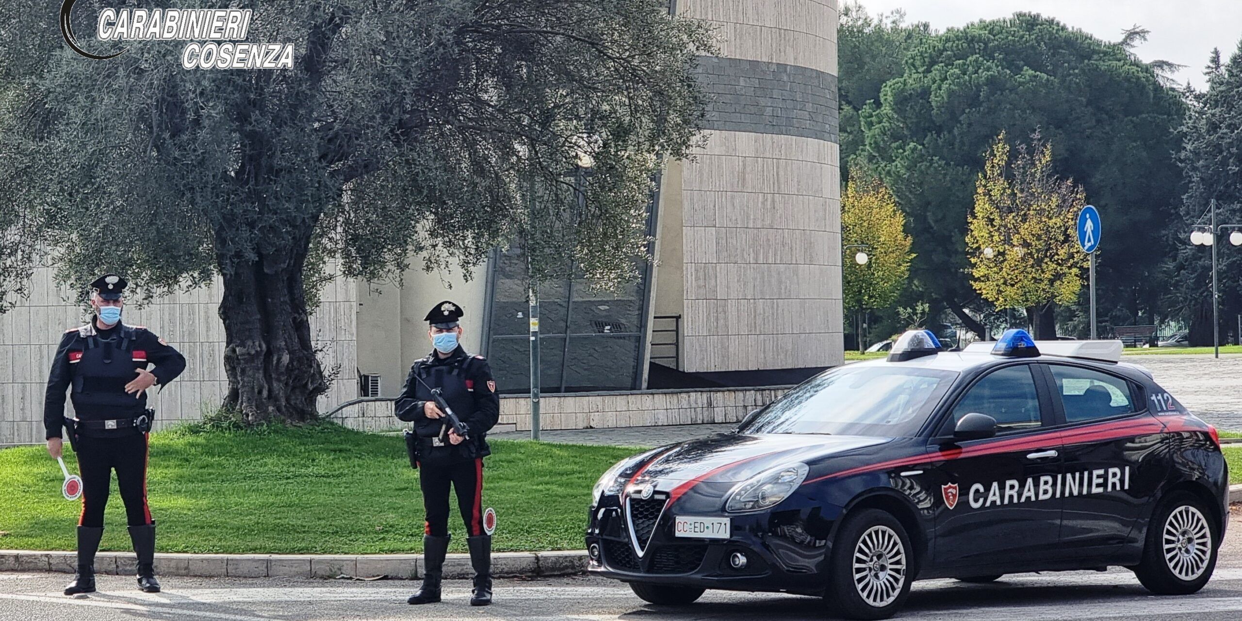 Controlli nelle vie della “movida” a Rende, giovane arrestato per droga