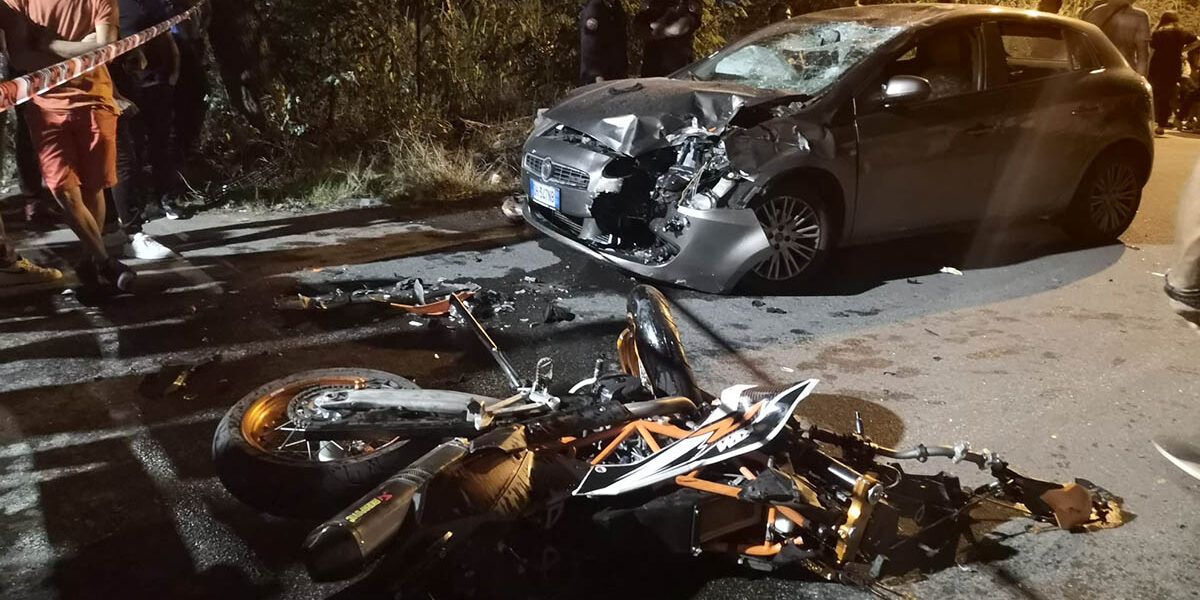 Scontro tra auto e moto a Gioia Tauro, perde la vita un 25enne