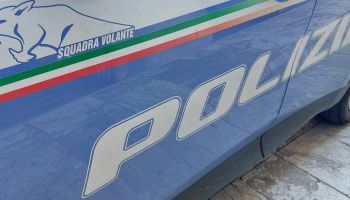 Reggio Calabria, due poliziotti fuori servizio salvano una donna colta da un malore in spiaggia