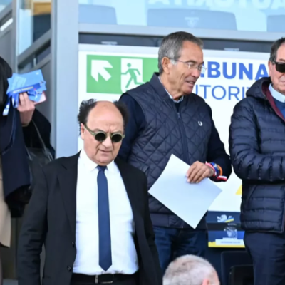 Il Cosenza Calcio: «Difficoltà oggettive che non dipendono dalla nostra volontà. Chi vuole il club si faccia avanti»