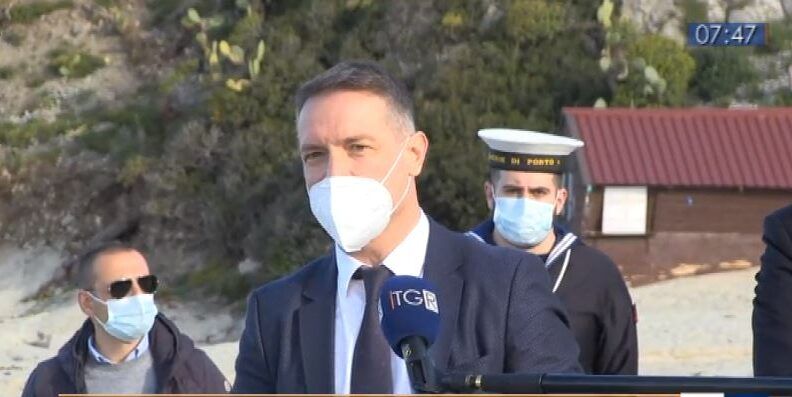 Abusi edilizi, Falvo: «La spiaggia di Grotticelle restituita alla collettività» – VIDEO