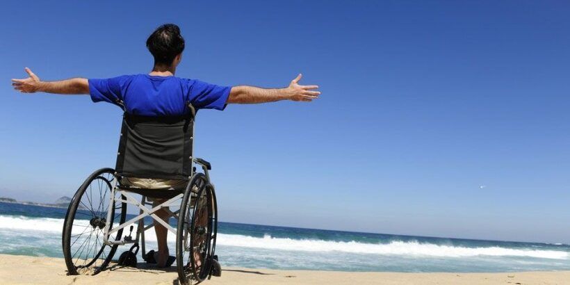 Disabili, “Al mare senza barriere” l’iniziativa di Confcommercio Crotone