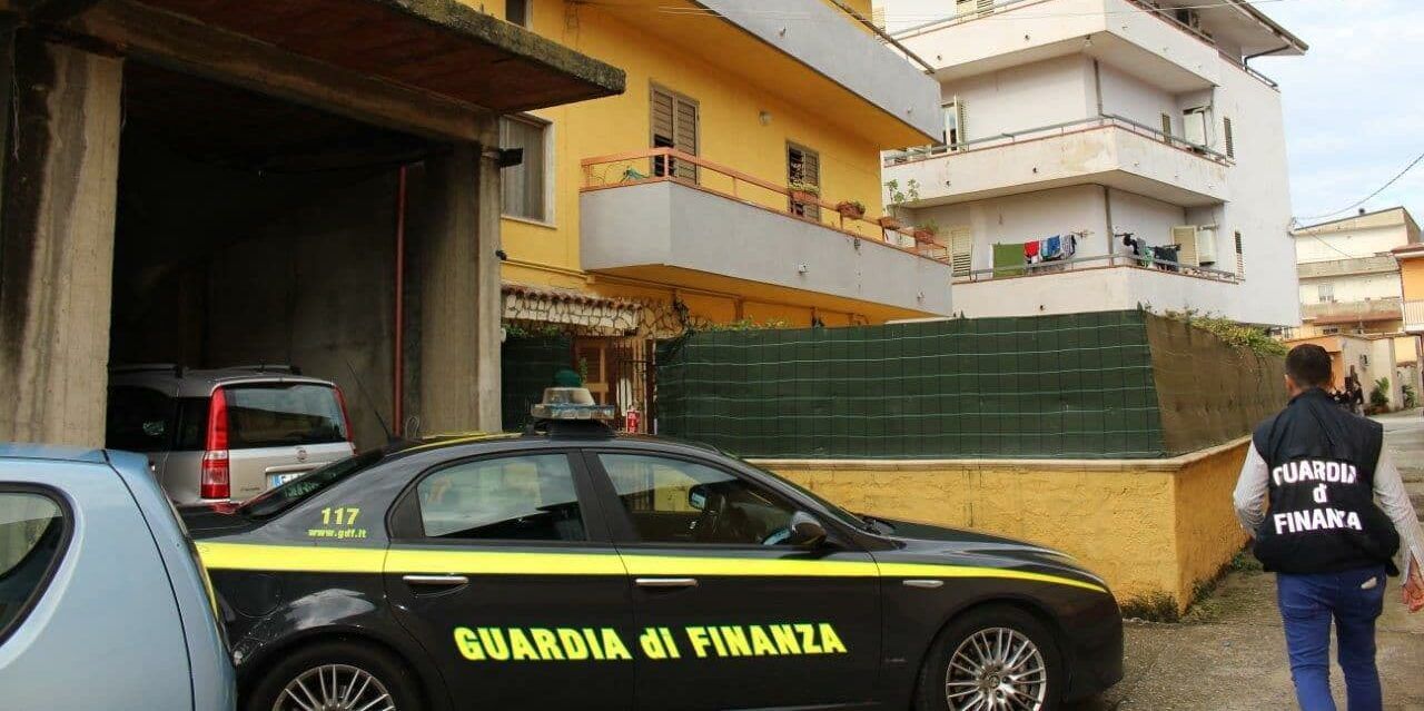 Lamezia, confiscati beni per 2 milioni alla cosca “Cerra-Torcasio-Gualtieri” – NOMI E FOTO