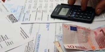Crisi nel Golfo, stangata bollette: +1,8 miliardi per le famiglie in sei mesi
