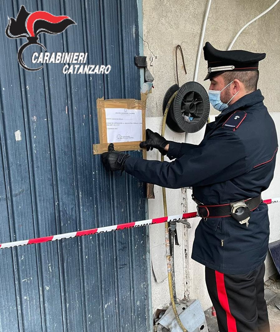 Scoperta carrozzeria abusiva a Gimigliano